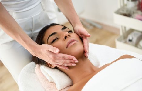 woman-receiving-head-massage-in-spa-wellness-J9S8GXE-1.jpg